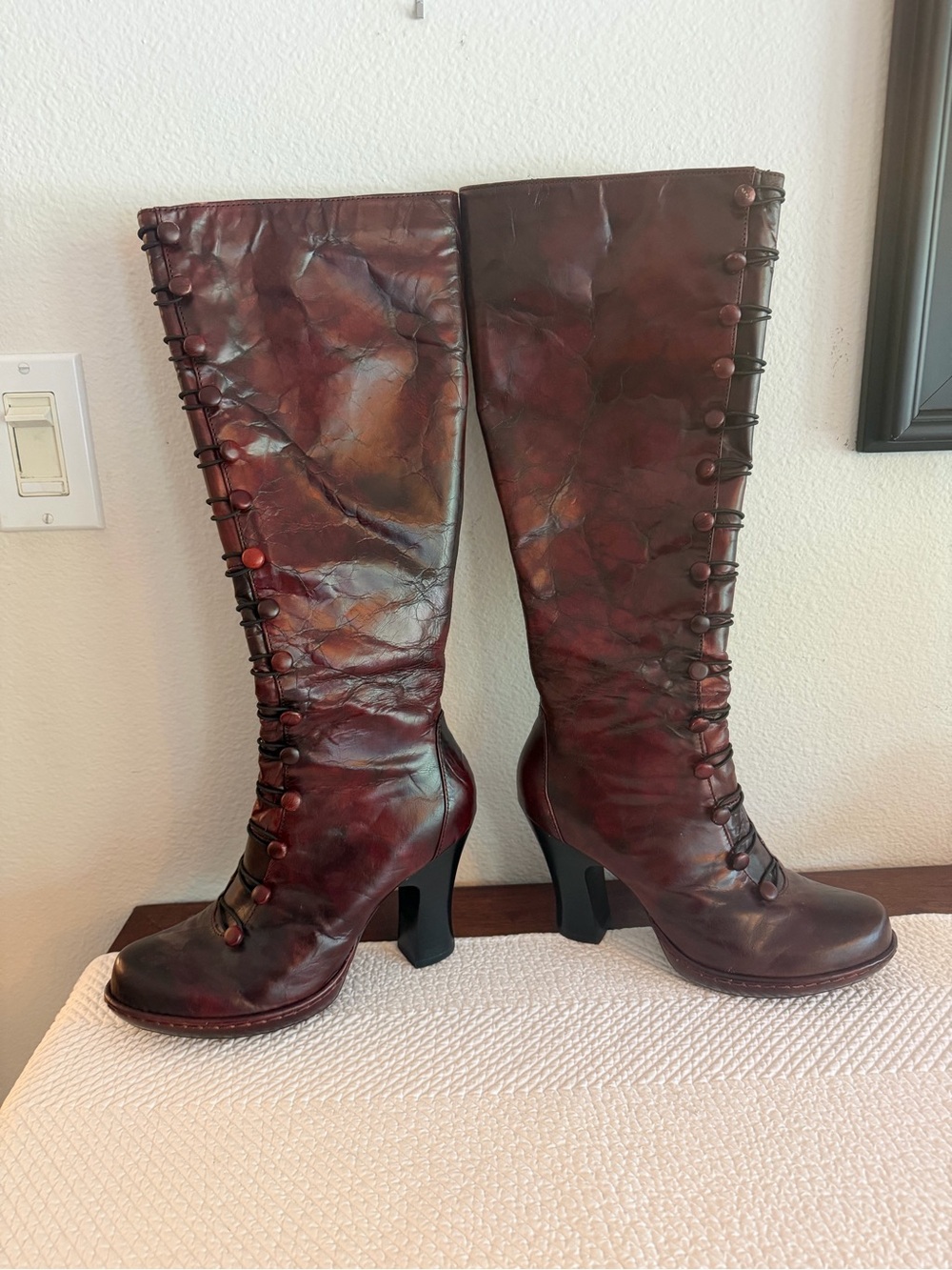 Like New Born "Laurelin" Victorian Lace-Up Boots - Burgundy - Size 8.5 With Box - Picture 4 of 10